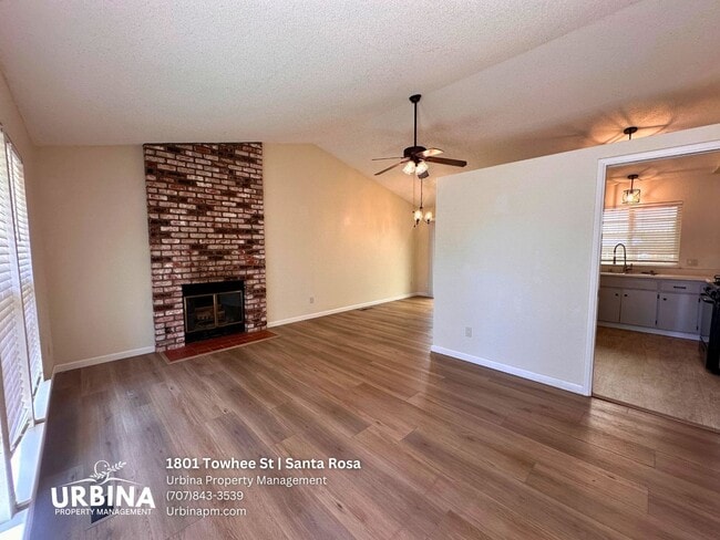 Building Photo - Inviting 3 Bedroom 2 Bathroom Home in Desirable Coffey Park Location
