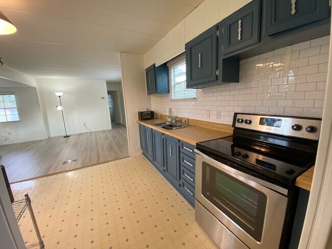 Foto del edificio - 5748 Park Rd