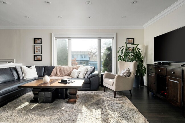 Building Photo - 36 Shieldmark Crescent