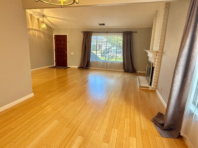 Photo - BLOSSOM VALLEY - bright and airy 4-bedroom... House