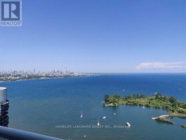 Photo du bâtiment - 56 Annie Craig Dr