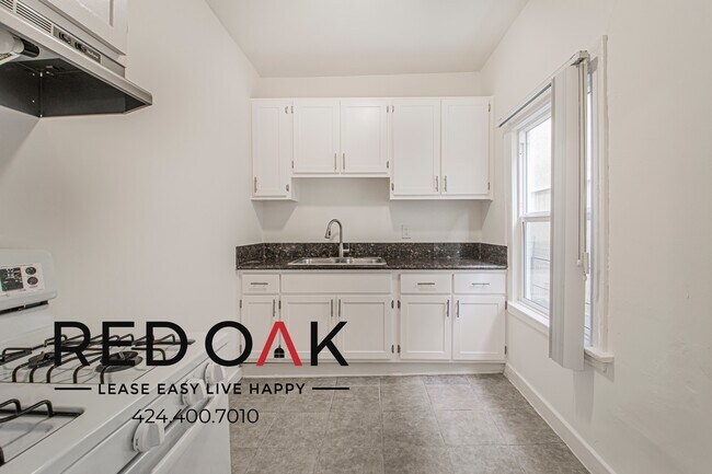 Building Photo - 415 S Westlake Ave