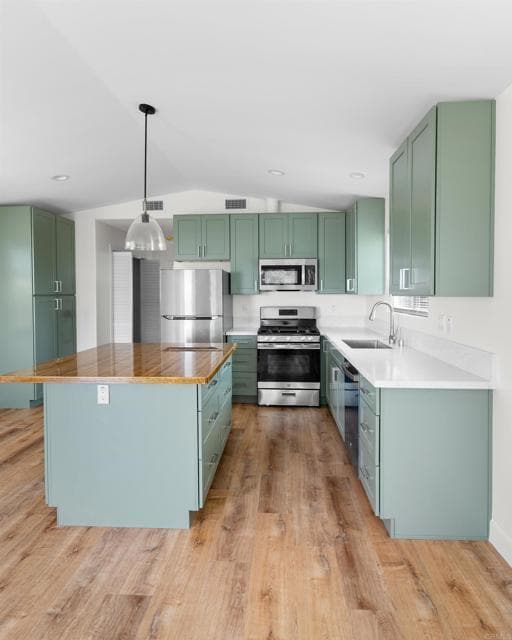 Building Photo - 1751 Tamarack Ave