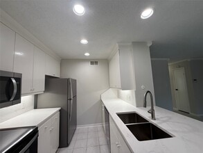 Building Photo - 2120 El Paseo St