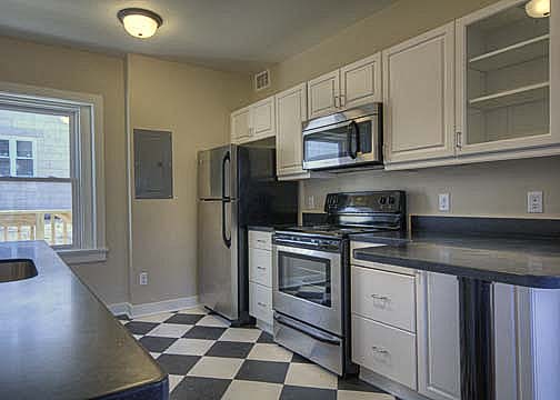 Primary Photo - Carberry Apartments