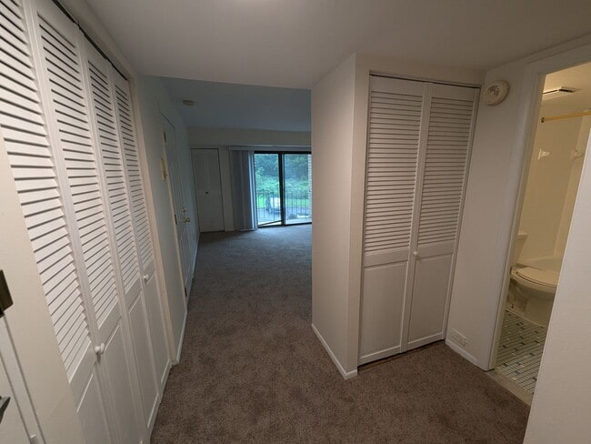 Building Photo - Remodeled Unit - Northeast