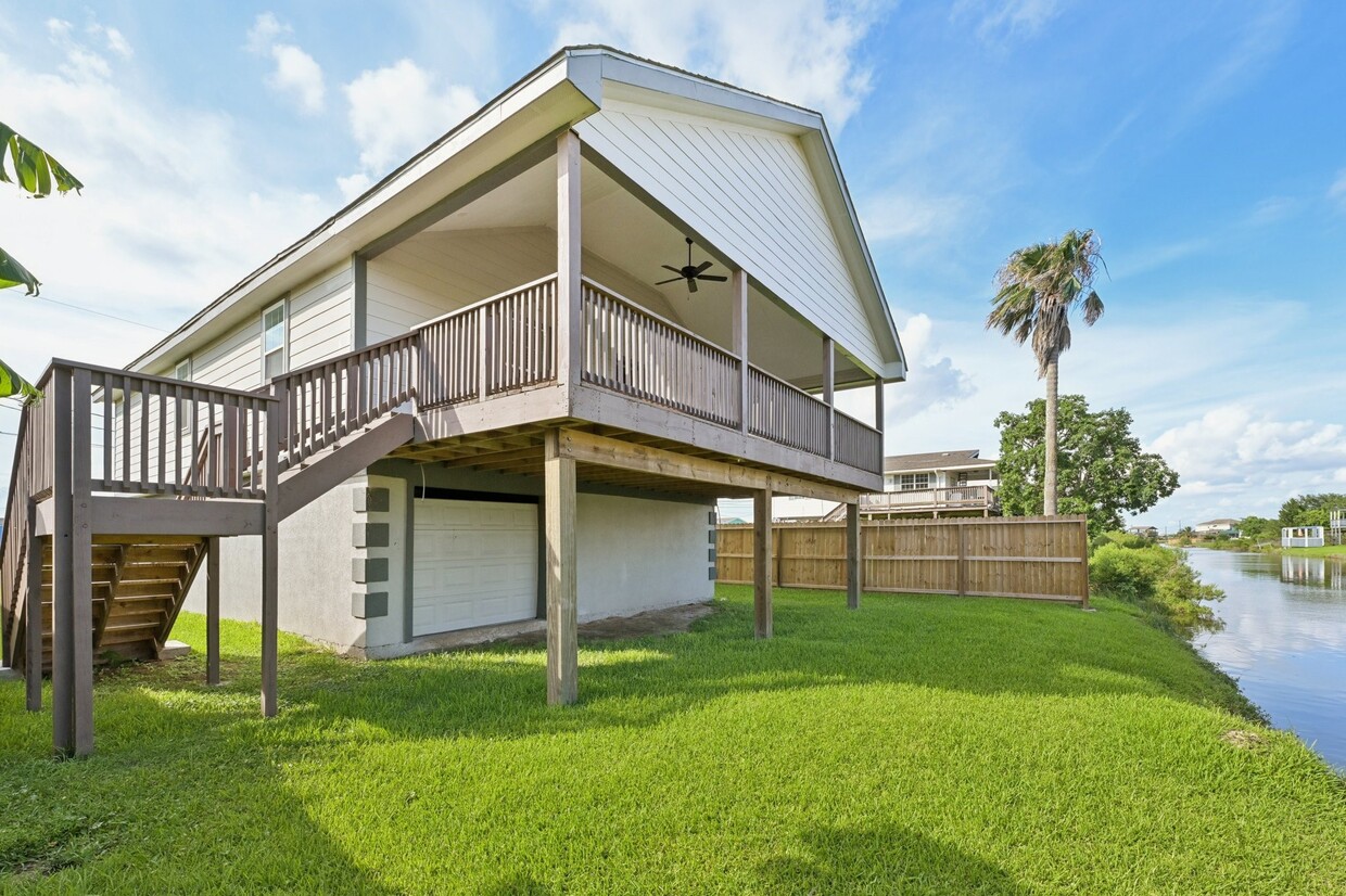 Foto principal - 6935 W Holiday St