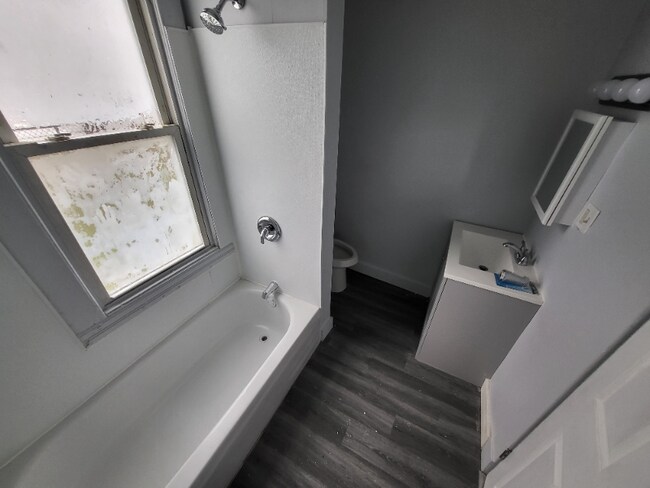 Building Photo - 3464 W 52nd St