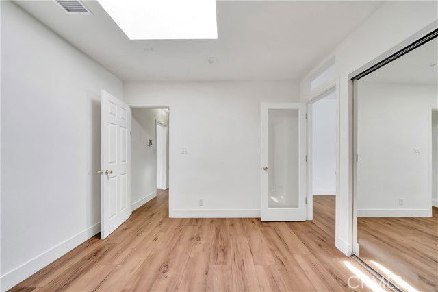 Foto del edificio - 16707 Moorpark St