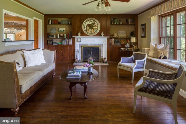 Foto del edificio - 1044 Signal Hill Ln