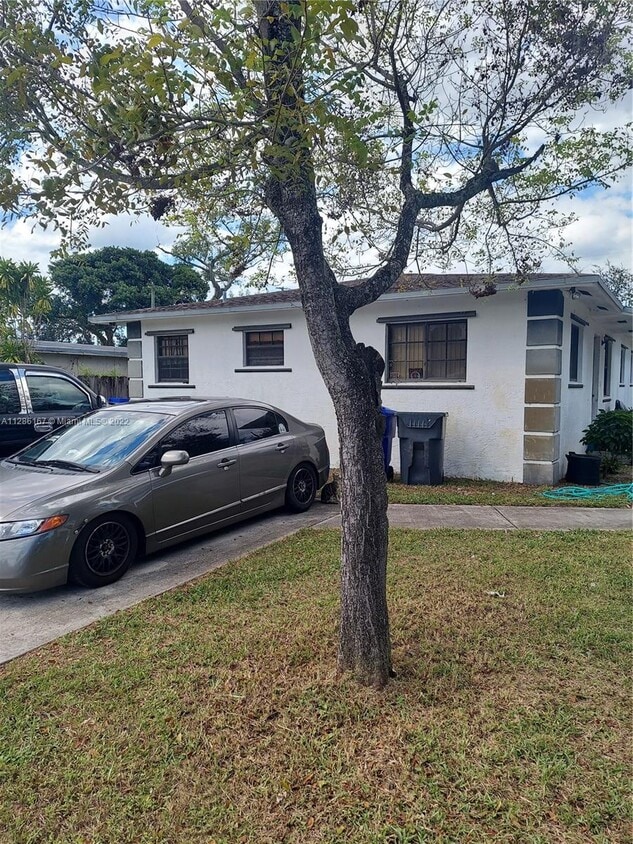 Primary Photo - 5731 SW 26th St