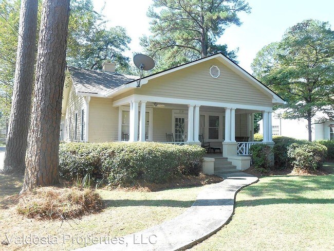 Foto del edificio - 3 br, 2 bath House - 209 E. Cranford Avenue