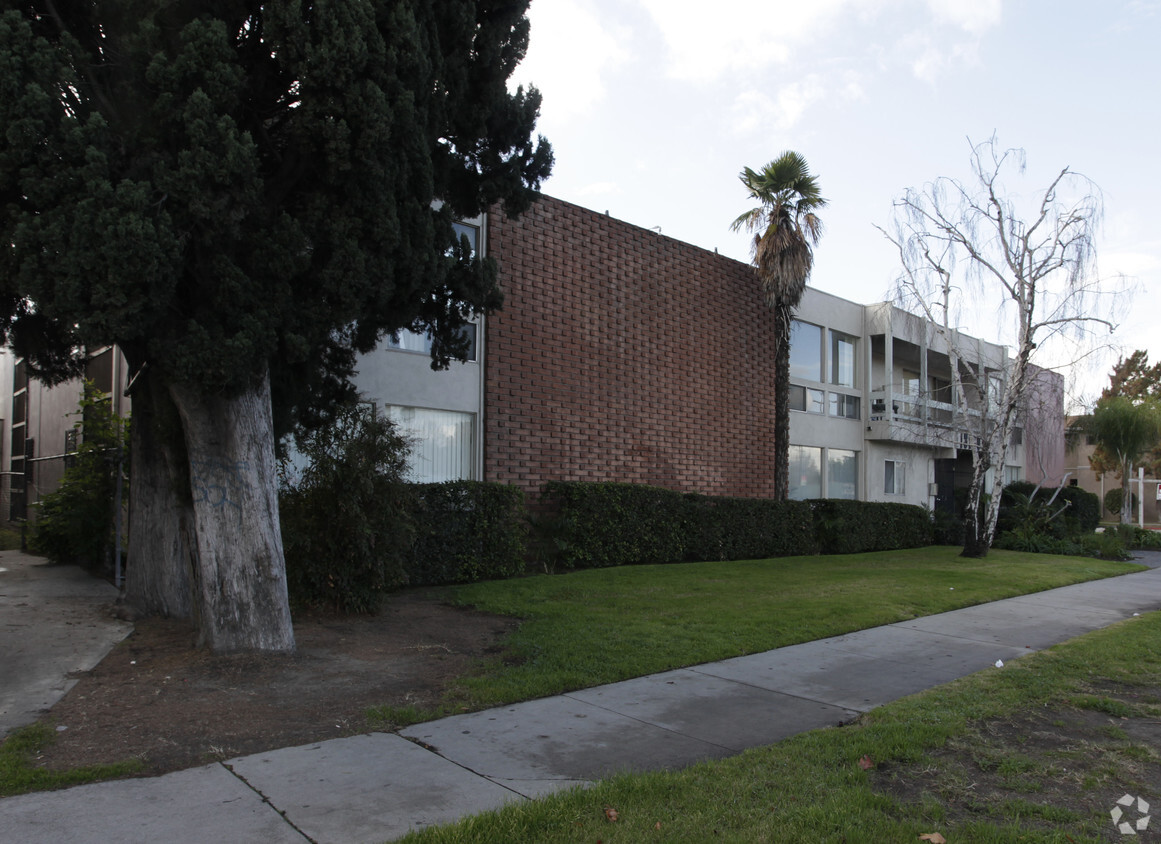 Building Photo - Meridian Apartments