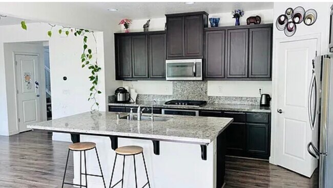 Foto del edificio - 232 Hayward Ln