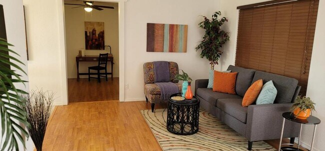Foto del edificio - 11100 Love Ave Northeast