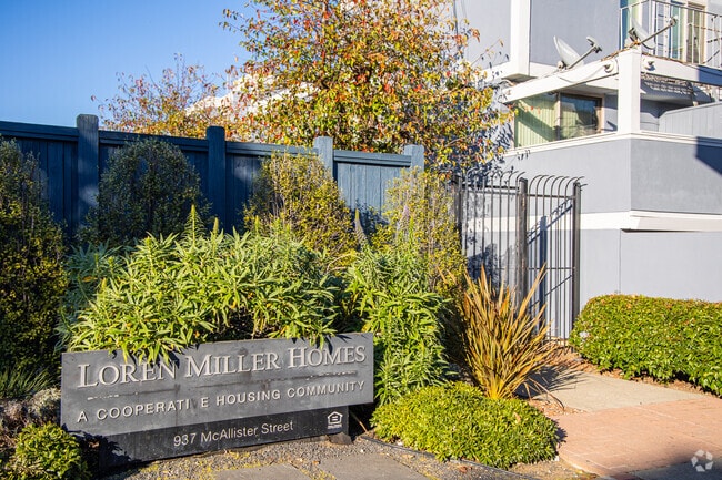 Entrance - Loren Miller Homes