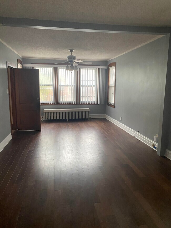 Building Photo - 1632 S 47th Ct