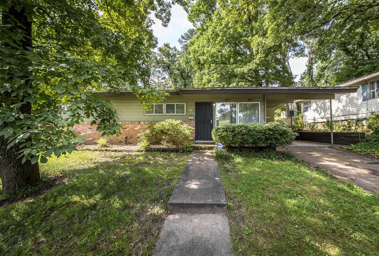Foto principal - 9 Windsor Dr