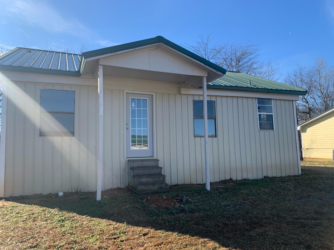 Primary Photo - 109 DR 980 Dr