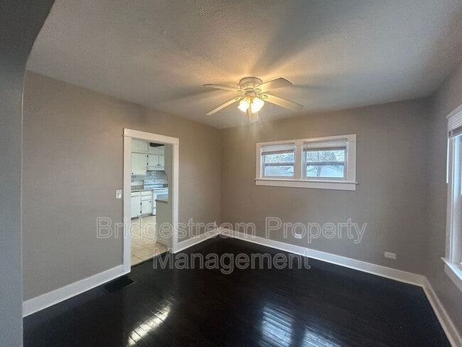 Building Photo - 211 Hadley Ave