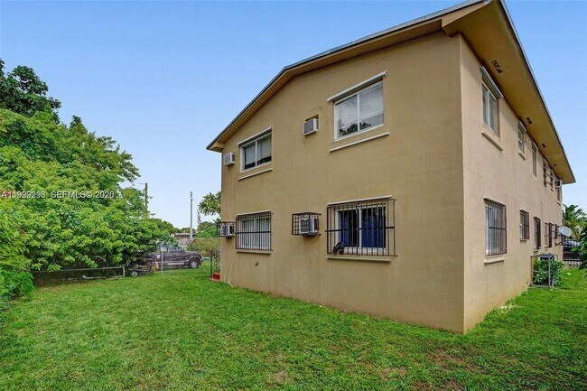 Foto del edificio - 5842 NW 12th Ave