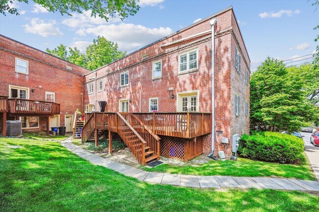 Building Photo - 6705 Hillandale Rd