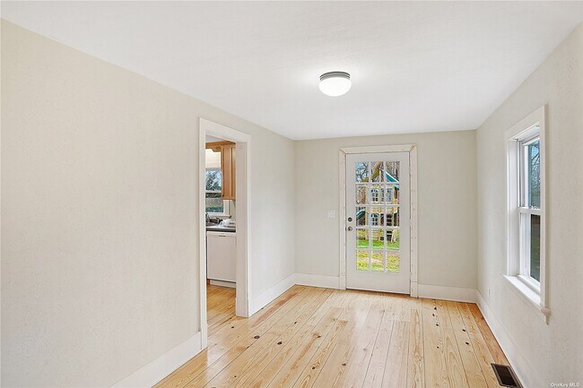 Building Photo - 157 Mill Rd