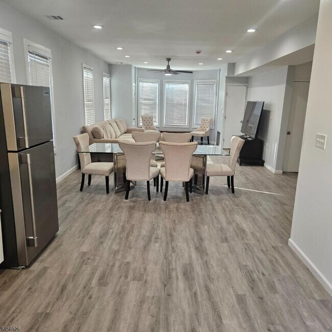 Foto del edificio - 314 N Park St