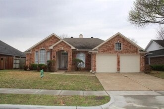 Building Photo - 6213 Covington Dr