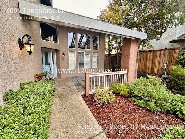 Foto del edificio - 6004 Turquoise Dr