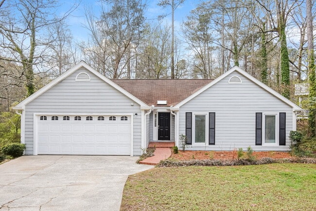 Building Photo - 110 River Oaks Dr