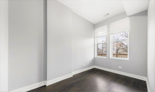 Building Photo - 1307 S Kedzie Ave