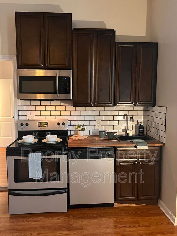Foto principal - 1815 Bailey Ave