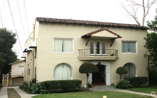 Foto del edificio - 620-622 1/2 E Maple St
