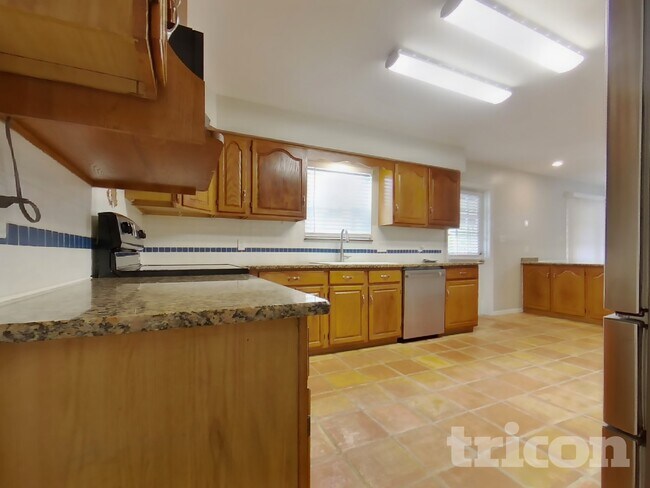 Foto del edificio - 872 Fairview Ave