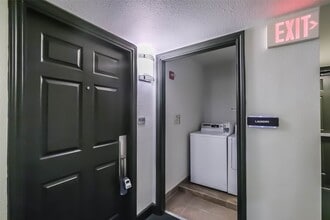 Building Photo - 1025 Swanson St