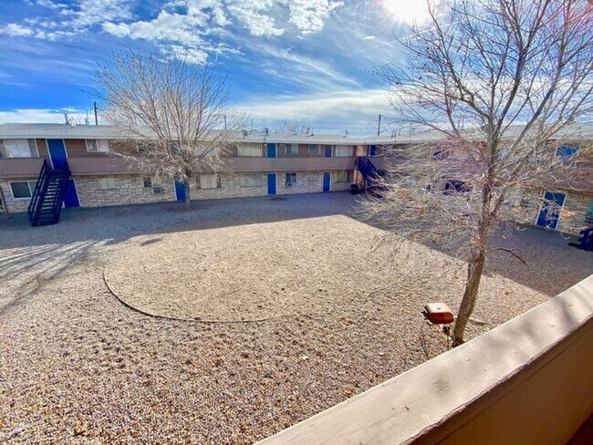Foto del edificio - 1212 Aztec Rd NW