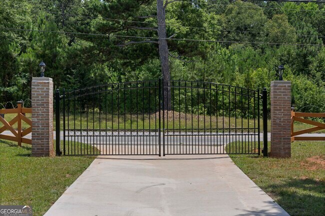 Building Photo - 5245 Stonewall Tell Rd