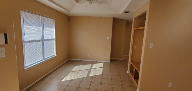 Building Photo - 1922 Upland Dr