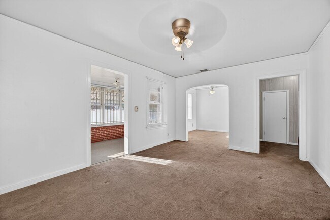 Building Photo - Spacious 3-Bedroom Corner Home with Garage & Private Courtyard