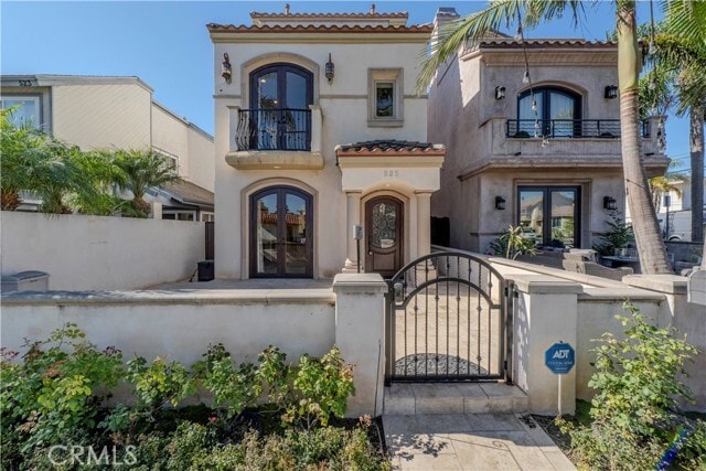 Building Photo - 525 15th St