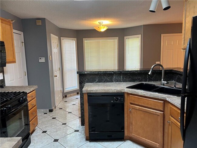 Building Photo - 407 Shoal Cir
