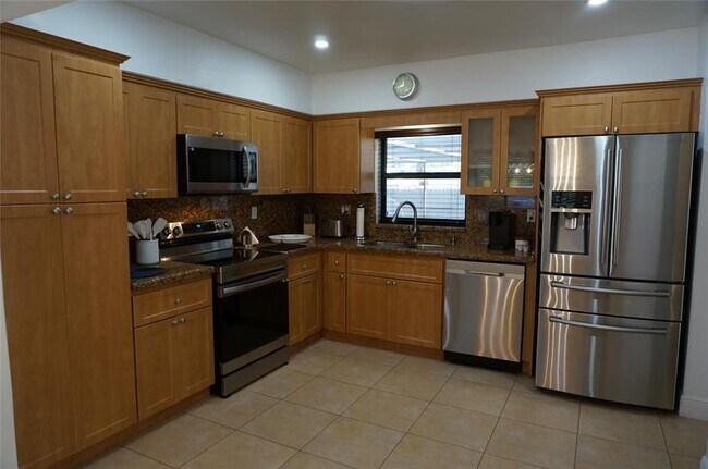 Building Photo - 9220 SW 56th St