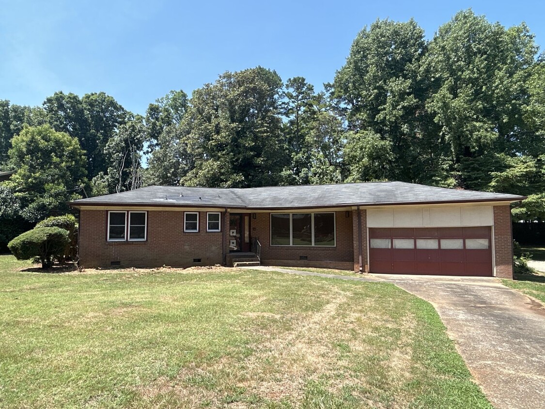 Primary Photo - T.R. Lawing Property in Hyde Park Estates