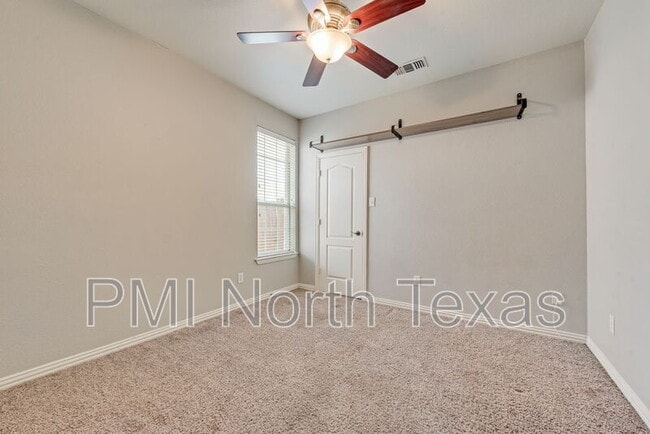 Foto del edificio - 11644 Lenox Ln