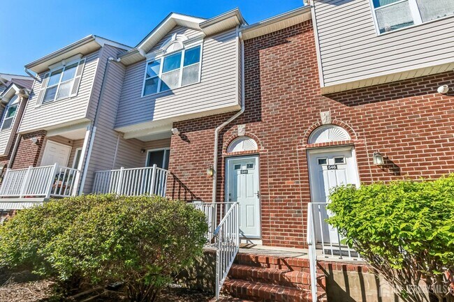 Foto del edificio - 544 Great Beds Ct