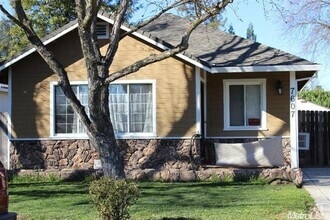 Building Photo - 7607 Oak Grove Ave