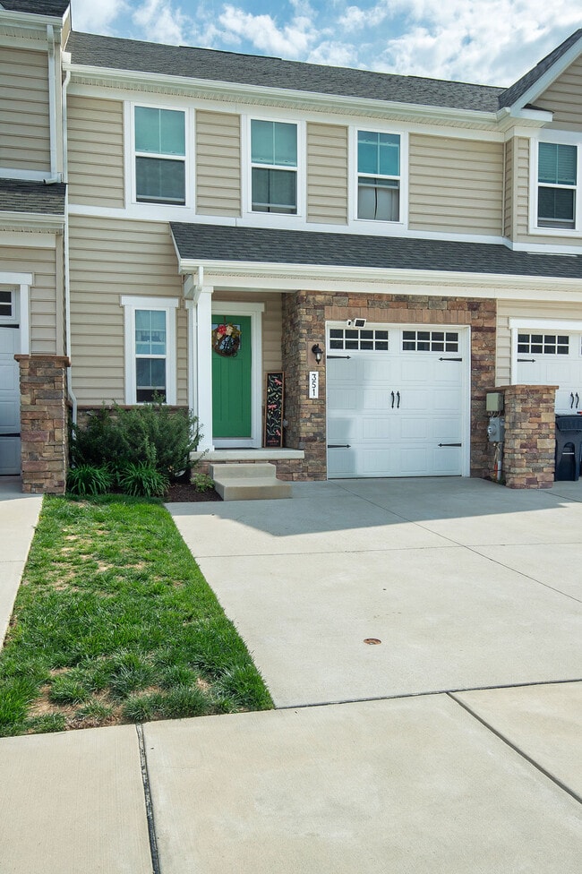 Building Photo - 351 Goodwick Dr