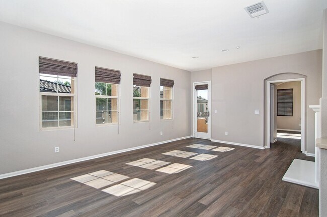 Foto del edificio - Nicely upgraded townhouse in resort-like E...
