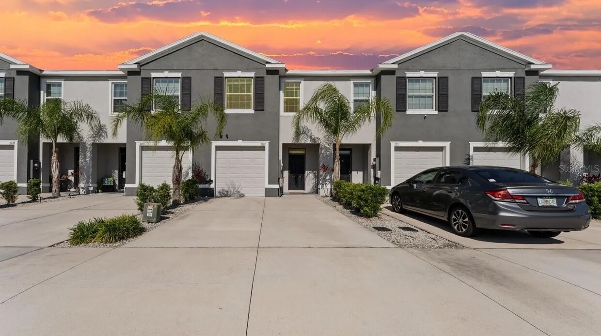 Foto principal - 2707 Suncoast Blend Dr